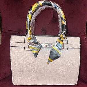 Crossbody handbag NWOT, EXCELLENT CONDITION, free twilly